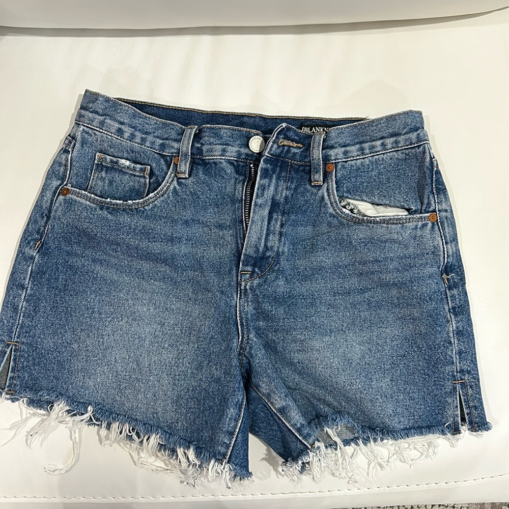 BlankNYC frayed denim shorts… The Perry